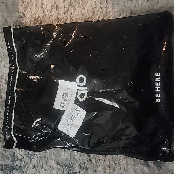 ALO YOGA High Waisted. leggings with pockets (HIGH-WAISTED) - Picture 6 of 7